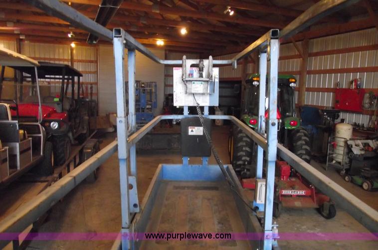 image for item 5843 2004 Genie GS-2632 scissor lift