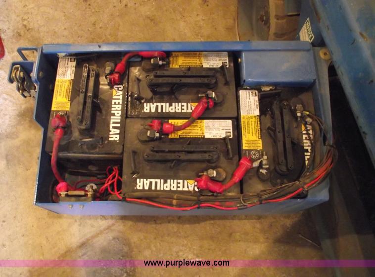 image for item 5843 2004 Genie GS-2632 scissor lift