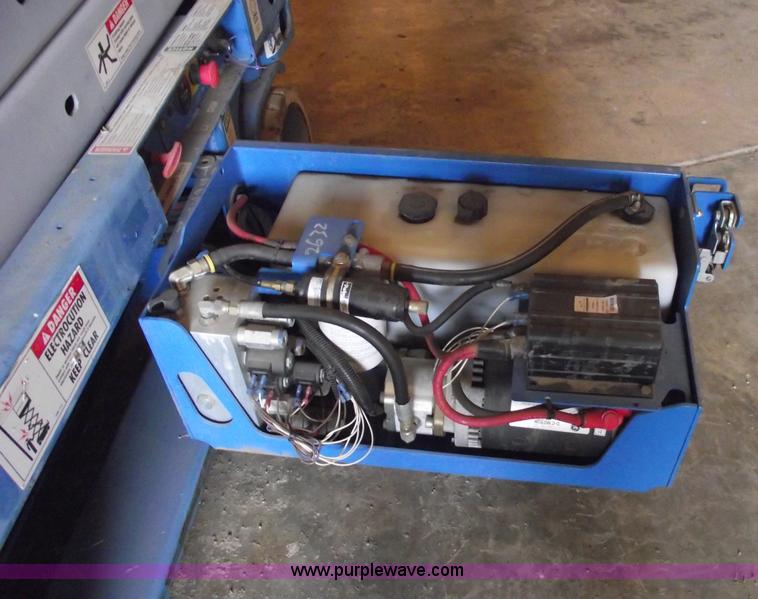 image for item 5843 2004 Genie GS-2632 scissor lift