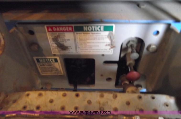 image for item 5843 2004 Genie GS-2632 scissor lift