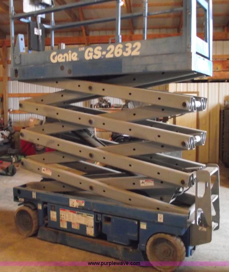 image for item 5843 2004 Genie GS-2632 scissor lift