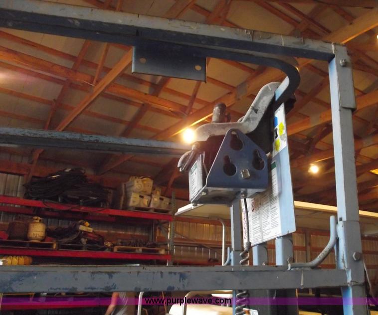 image for item 5843 2004 Genie GS-2632 scissor lift