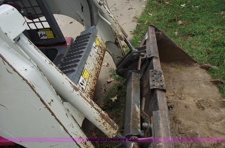 image for item 5855 2009 Takeucki TL120 skid steer