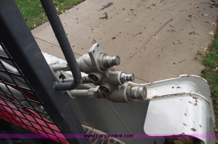 image for item 5855 2009 Takeucki TL120 skid steer