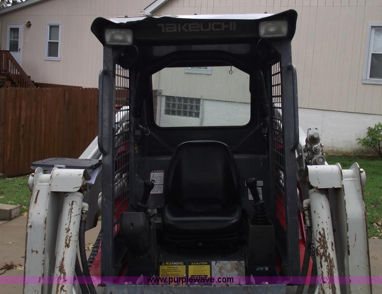 image for item 5855 2009 Takeucki TL120 skid steer
