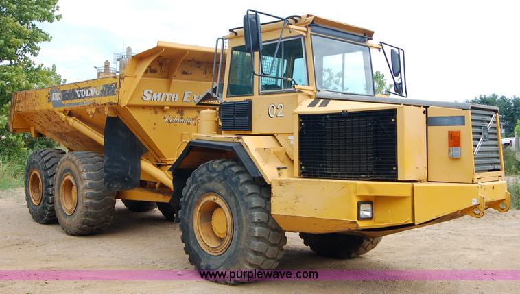 image for item 6040 1997 Volvo A30C articulated dump truck