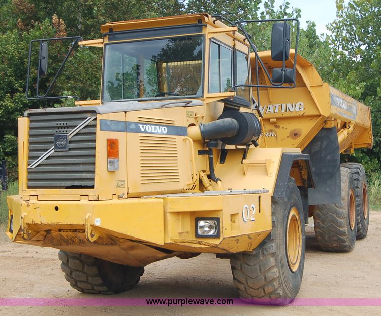 image for item 6040 1997 Volvo A30C articulated dump truck