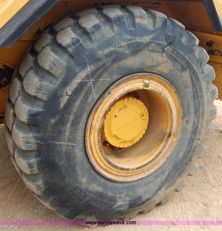 image for item 6040 1997 Volvo A30C articulated dump truck