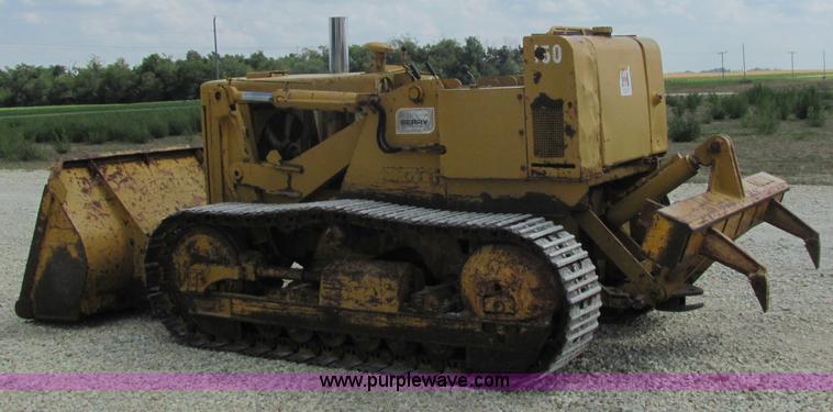 image for item 6843 International 150B track loader
