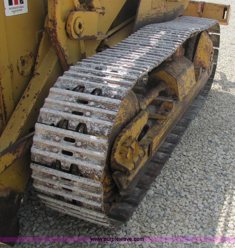 image for item 6843 International 150B track loader