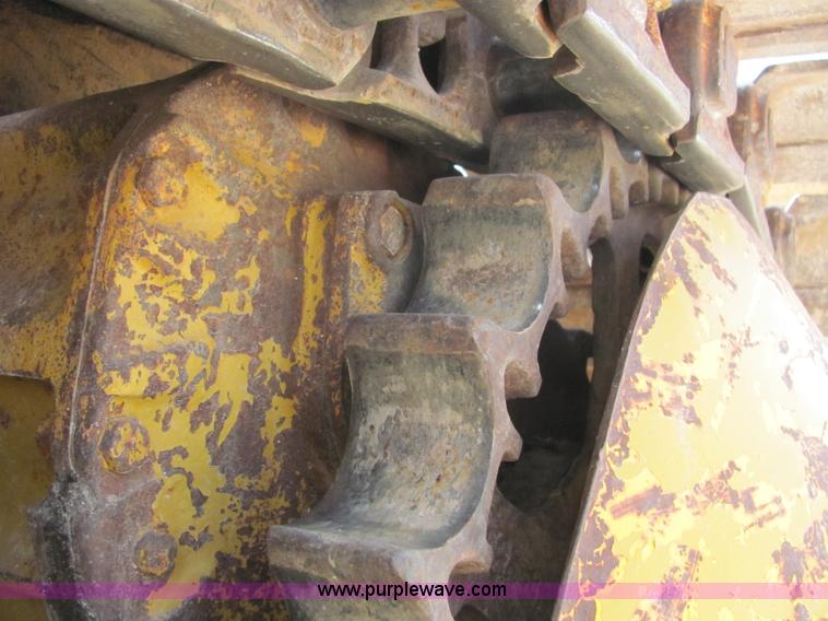 image for item 6843 International 150B track loader