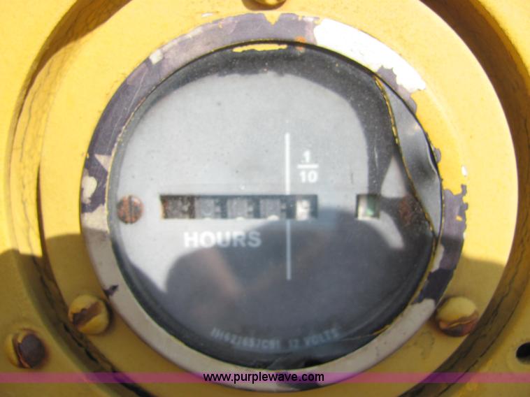 image for item 6843 International 150B track loader