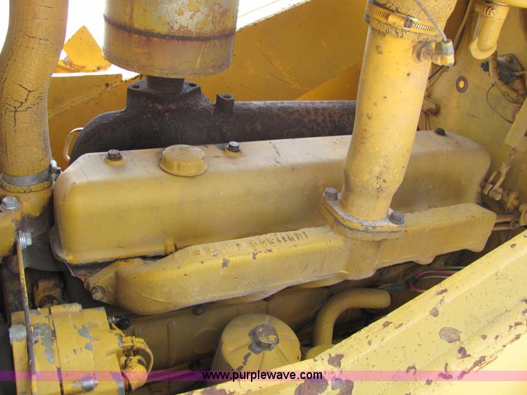 image for item 6843 International 150B track loader