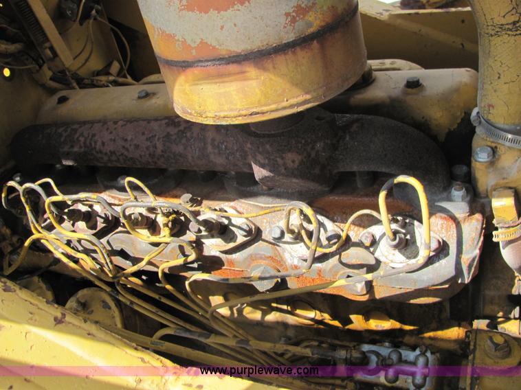 image for item 6843 International 150B track loader