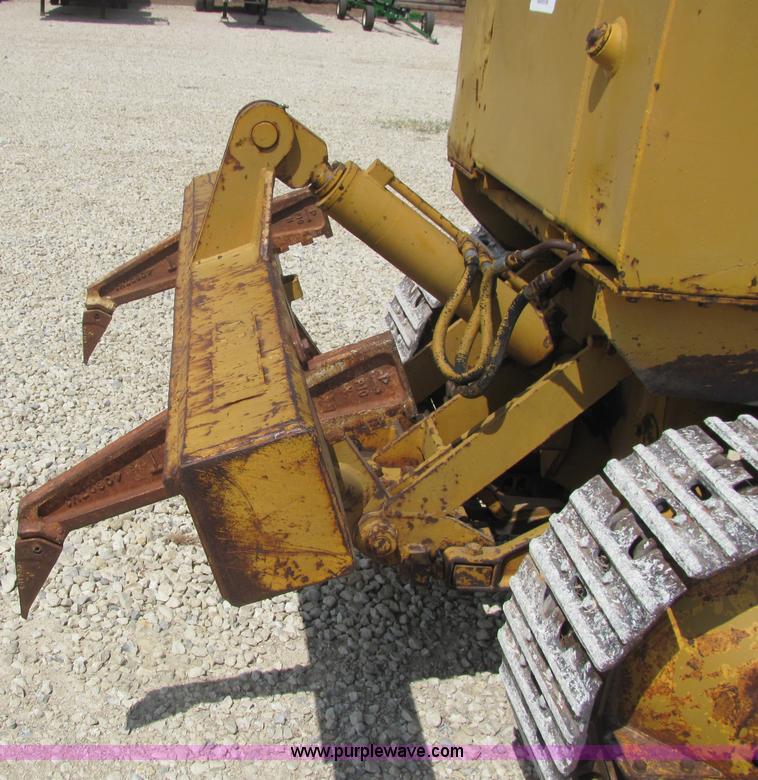 image for item 6843 International 150B track loader