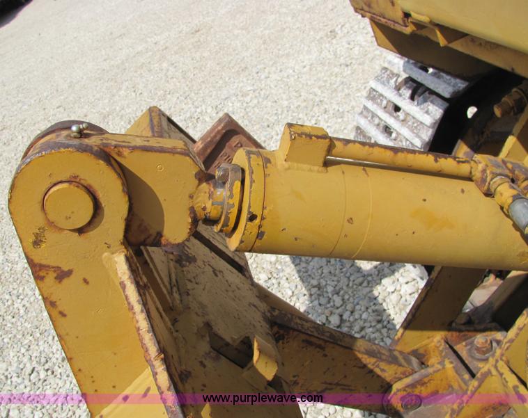 image for item 6843 International 150B track loader