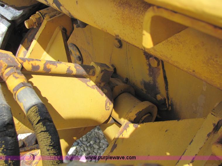 image for item 6843 International 150B track loader