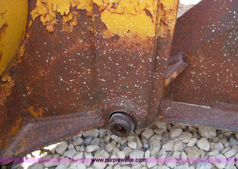 image for item 6843 International 150B track loader