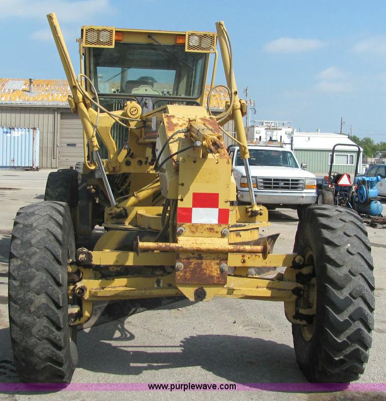 image for item 6955 1995 Caterpillar 140H motor grader