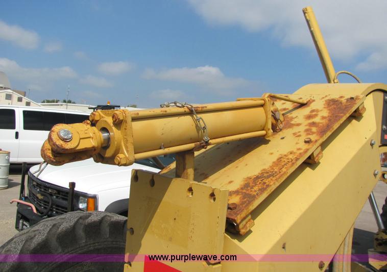 image for item 6955 1995 Caterpillar 140H motor grader