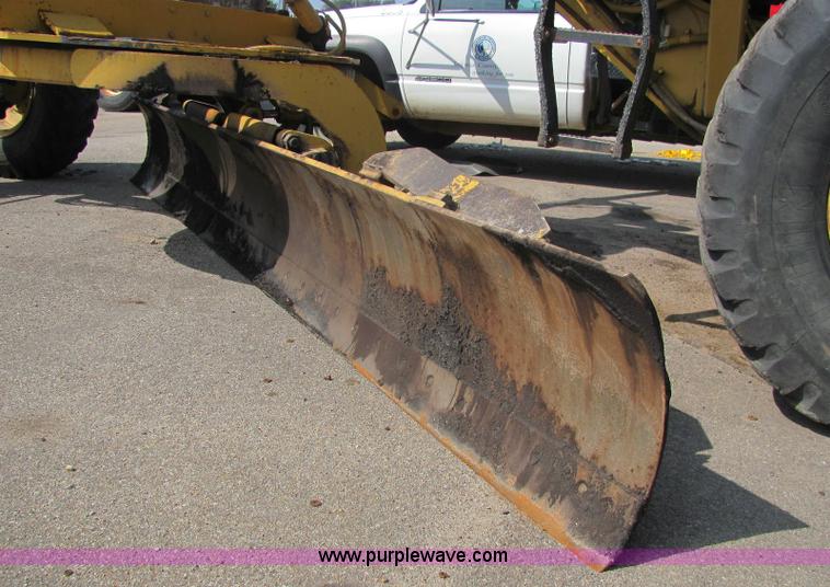 image for item 6955 1995 Caterpillar 140H motor grader