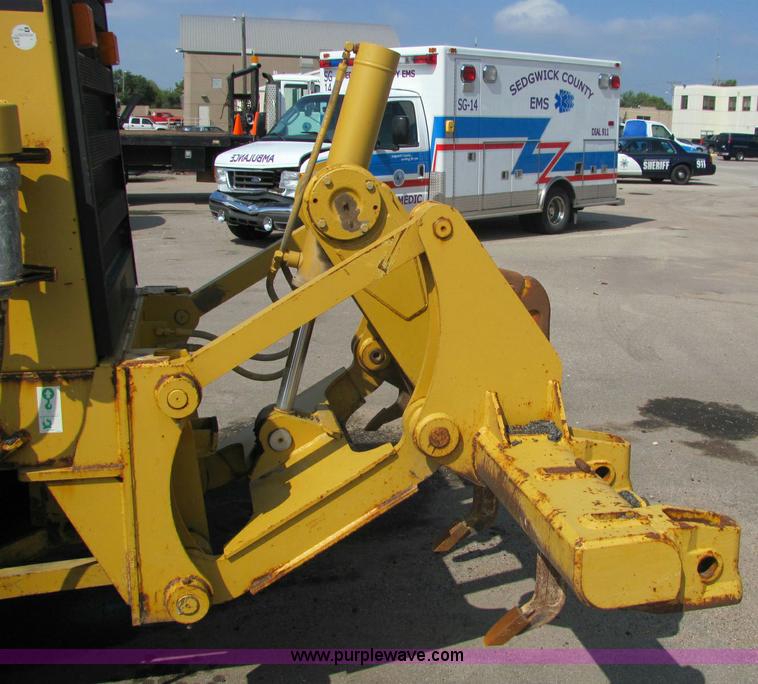 image for item 6955 1995 Caterpillar 140H motor grader