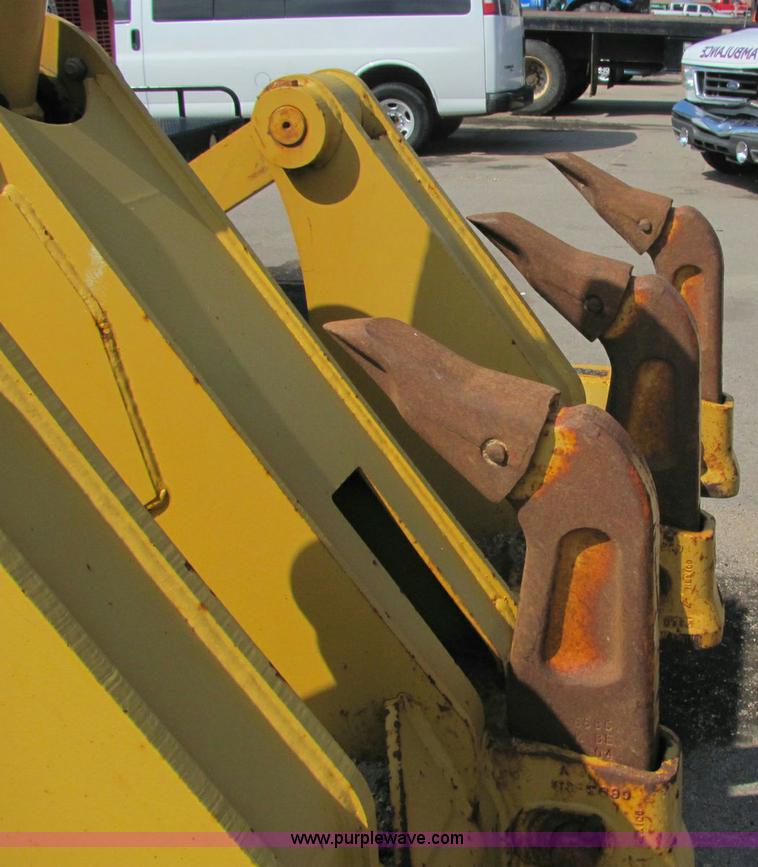 image for item 6955 1995 Caterpillar 140H motor grader