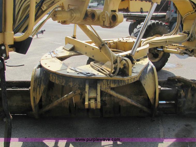 image for item 6955 1995 Caterpillar 140H motor grader
