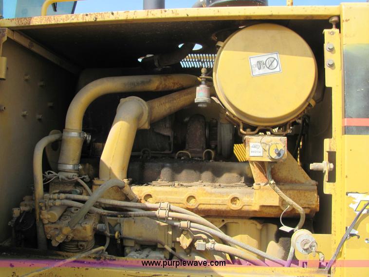 image for item 6955 1995 Caterpillar 140H motor grader