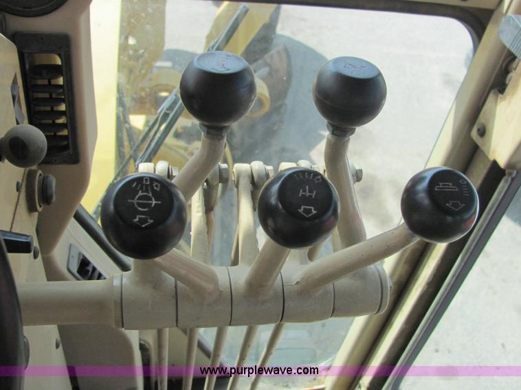 image for item 6955 1995 Caterpillar 140H motor grader
