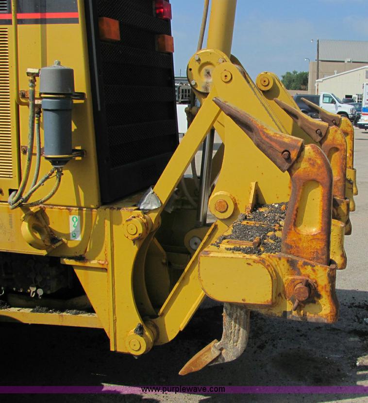 image for item 6956 1995 Caterpillar 140H motor grader