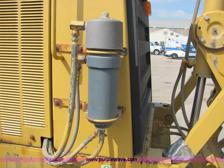 image for item 6956 1995 Caterpillar 140H motor grader