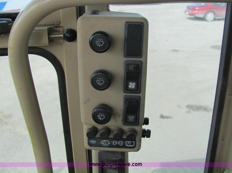 image for item 6956 1995 Caterpillar 140H motor grader