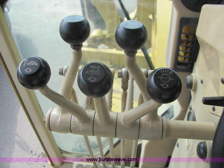 image for item 6956 1995 Caterpillar 140H motor grader