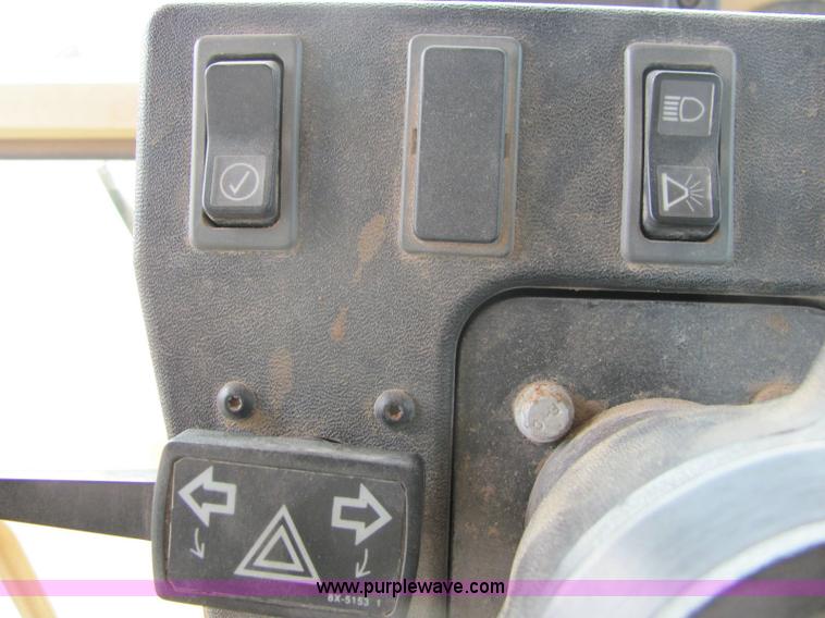 image for item 6956 1995 Caterpillar 140H motor grader