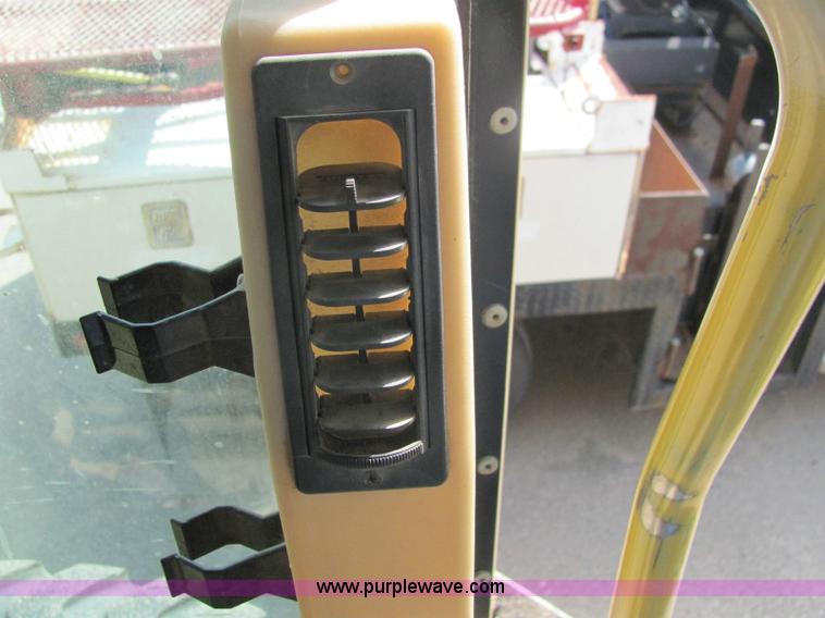 image for item 6956 1995 Caterpillar 140H motor grader