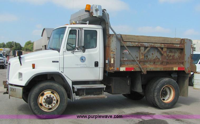 image for item 6957 2002 Freightliner FL80 single axle dump truck