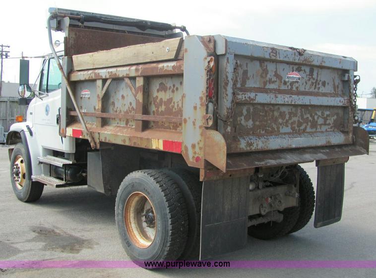 image for item 6957 2002 Freightliner FL80 single axle dump truck