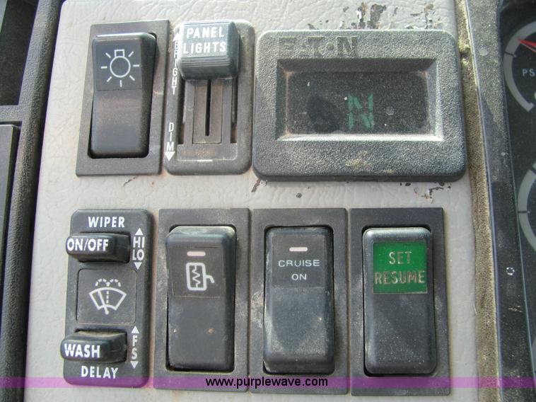 image for item 6957 2002 Freightliner FL80 single axle dump truck