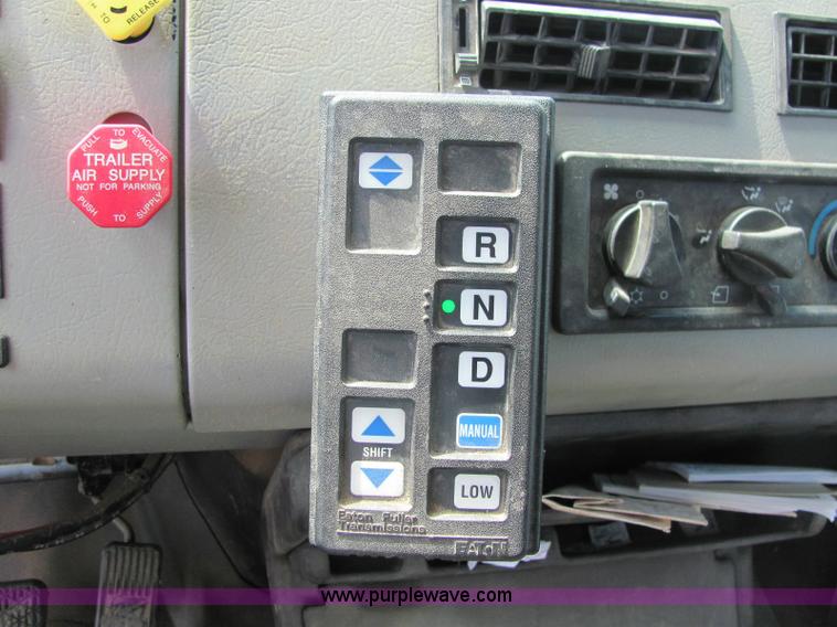 image for item 6957 2002 Freightliner FL80 single axle dump truck