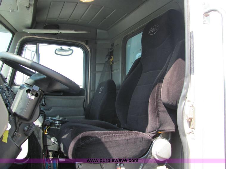 image for item 6958 2001 Peterbilt Conventional 330 tandem axle dump truck