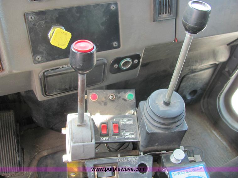 image for item 6958 2001 Peterbilt Conventional 330 tandem axle dump truck