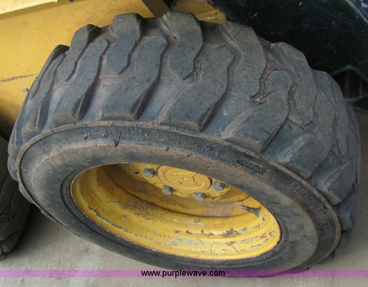 image for item 6987 1998 New Holland LX485 skid steer