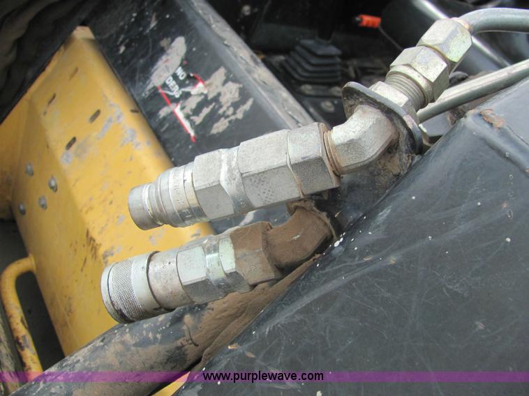 image for item 6987 1998 New Holland LX485 skid steer