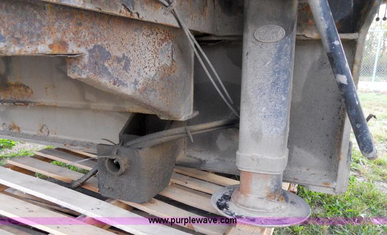 image for item 7070 2006 Ledwell LW48HTHT2 hydra tilt trailer