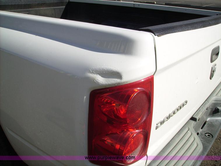 image for item 1037 2006 Dodge Dakota ST club cab pickup