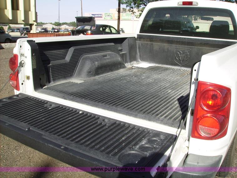 image for item 1037 2006 Dodge Dakota ST club cab pickup