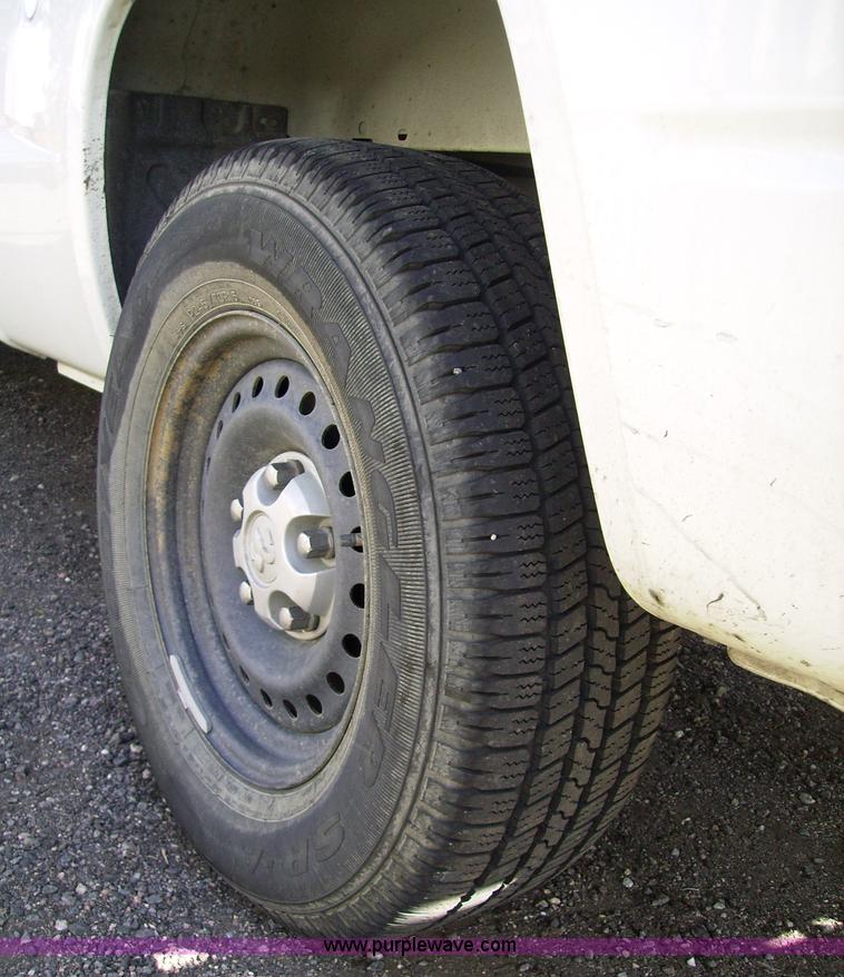 image for item 1037 2006 Dodge Dakota ST club cab pickup