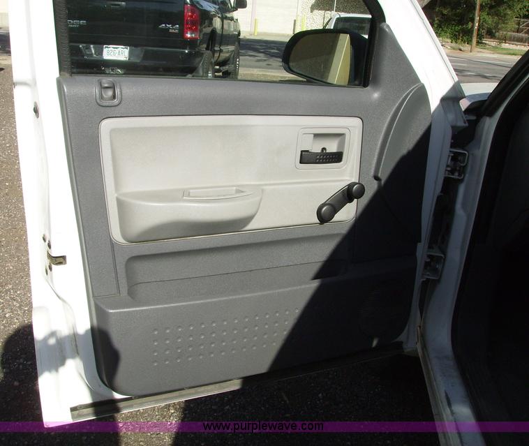 image for item 1037 2006 Dodge Dakota ST club cab pickup