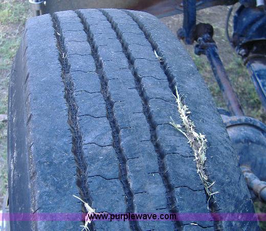 image for item 1801 1988 Freightliner FLC-64T semi truck